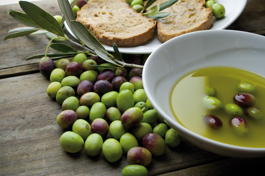 Olio di Oliva: Benefici, Usi e Come Scegliere il Migliore